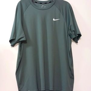 Nike Swim men's XXL UPF 40 Gray short sleeve pre-owned good condition